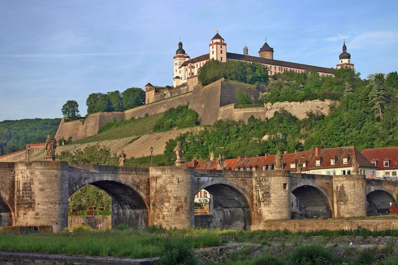 Studio Apartment - Terrace, Private Parking Place Würzburg Zewnętrze zdjęcie